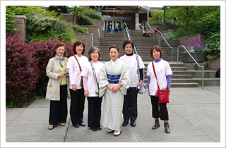 心の宅急便メンバーとショルツ悦子さん