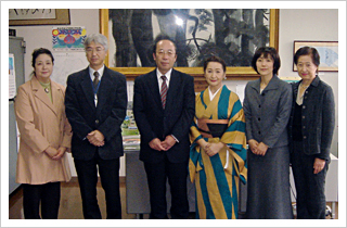 ���z�{�����I�K�u���w�Z�̊F����ƐS�̑�}�փ����o�[