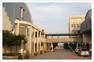 横浜市立戸塚高等学校校舎